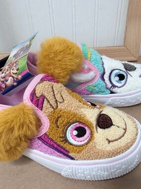 Paw Patrol Girl Size 9 Slip-On Sneakers